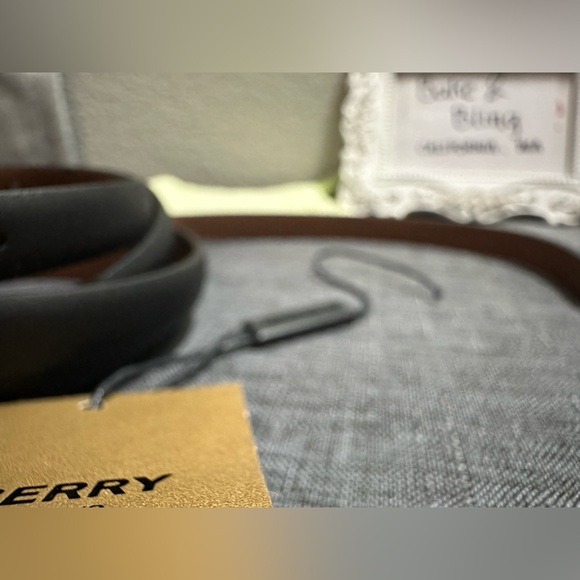 Burberry Monogram Motif Reversable Leather Belt - Picture 4 of 7